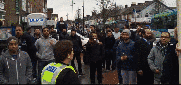 Gewalttätige Moslems in Luton Gewalttätige Moslems in Luton